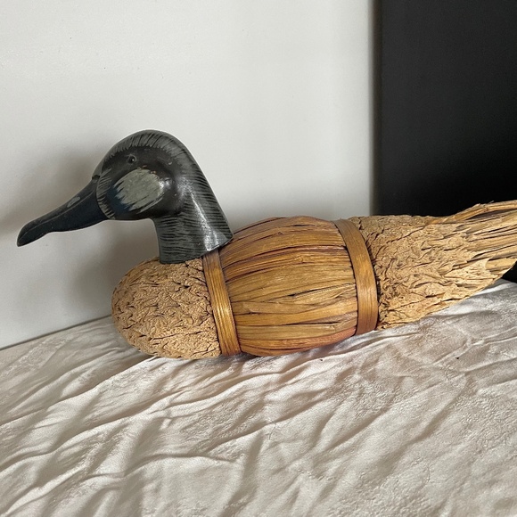 DUCK  - SEAGRASS   And Carved Wood, - Picture 2 of 6